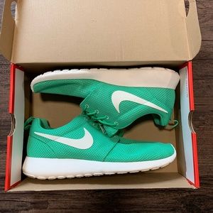 Nike ROSHE size 11